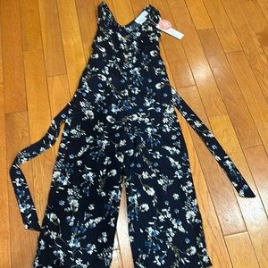 NWT- Bailey’ Blossoms 3T Navy jumpsuit with flowers